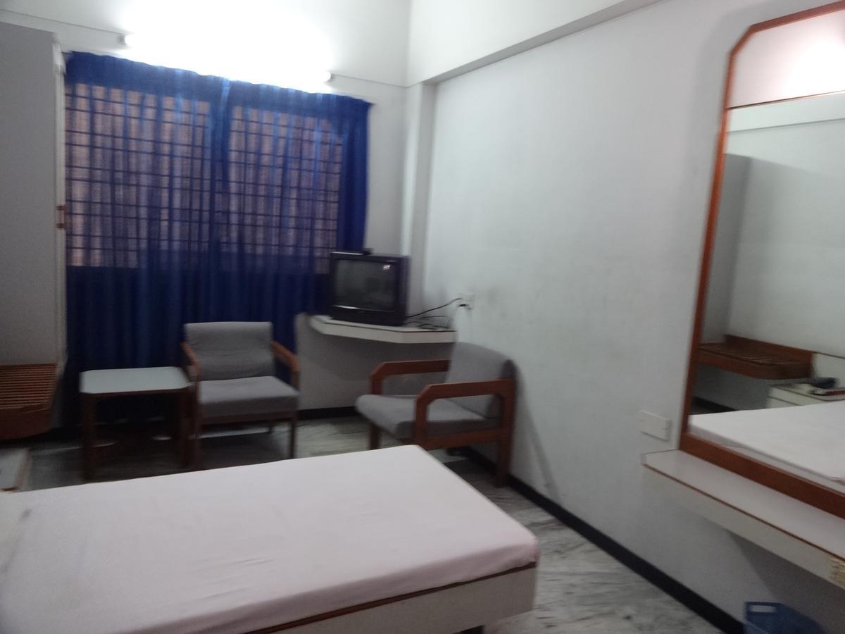 Hotel Padmam Madurai Extérieur photo