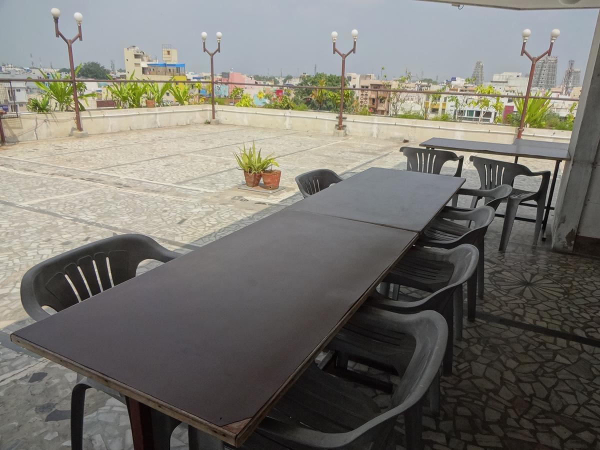 Hotel Padmam Madurai Extérieur photo