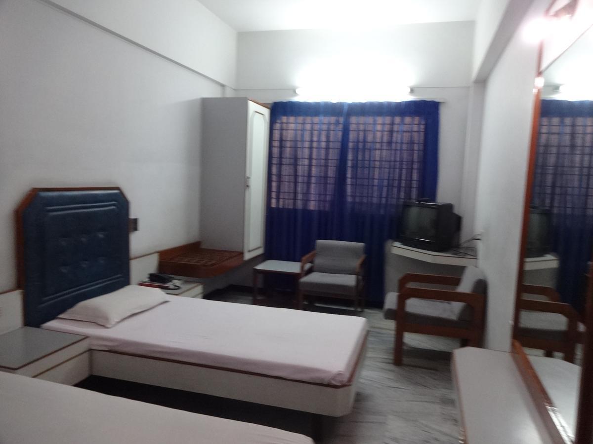 Hotel Padmam Madurai Extérieur photo
