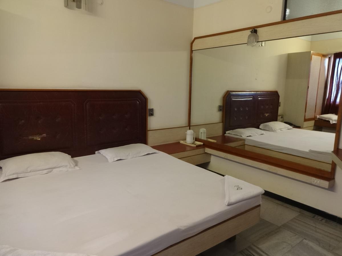 Hotel Padmam Madurai Extérieur photo