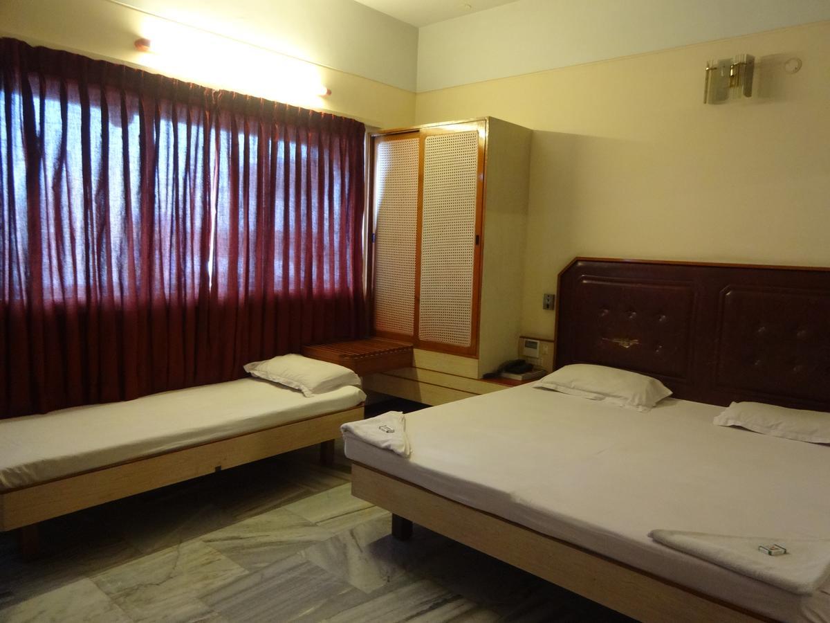 Hotel Padmam Madurai Extérieur photo