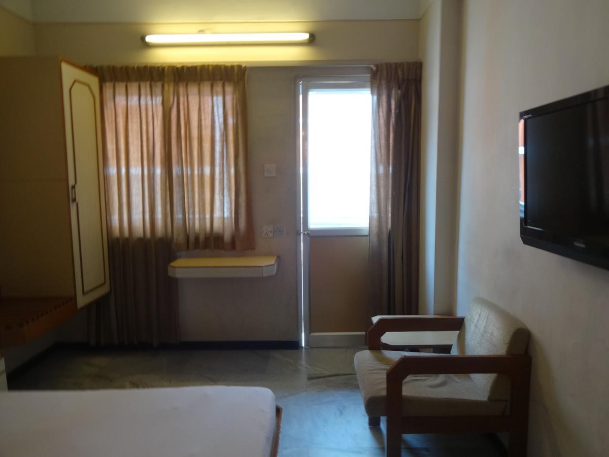 Hotel Padmam Madurai Extérieur photo