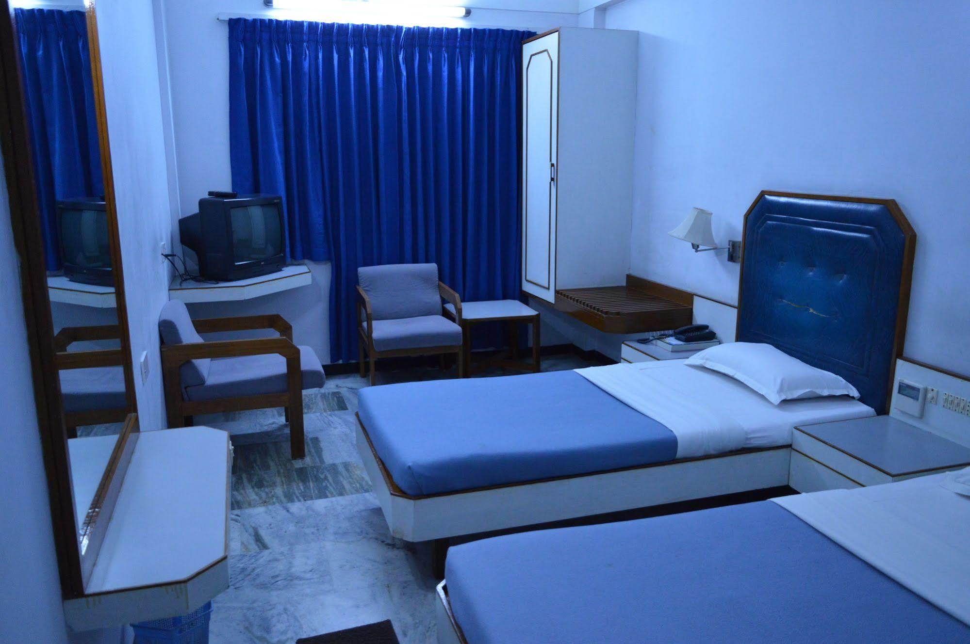 Hotel Padmam Madurai Extérieur photo
